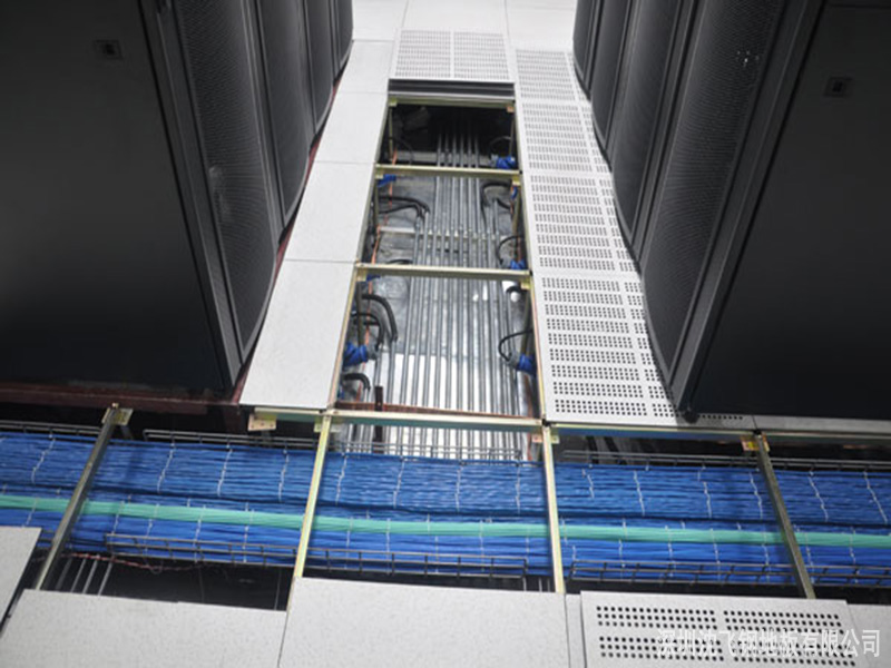 ���L(f��ng)�ڸ߼ܻ�ӵذ�